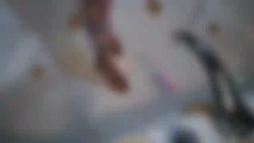 Luftballons in meinen offenen absätzen platzen lassen, teil 1.