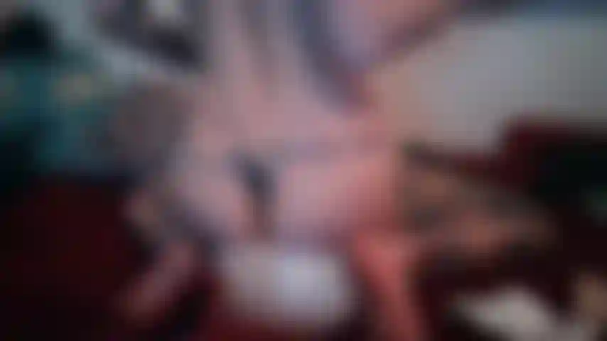 Schau mir zu, wie ich mit meinem arsch einen ballon platzen lasse.