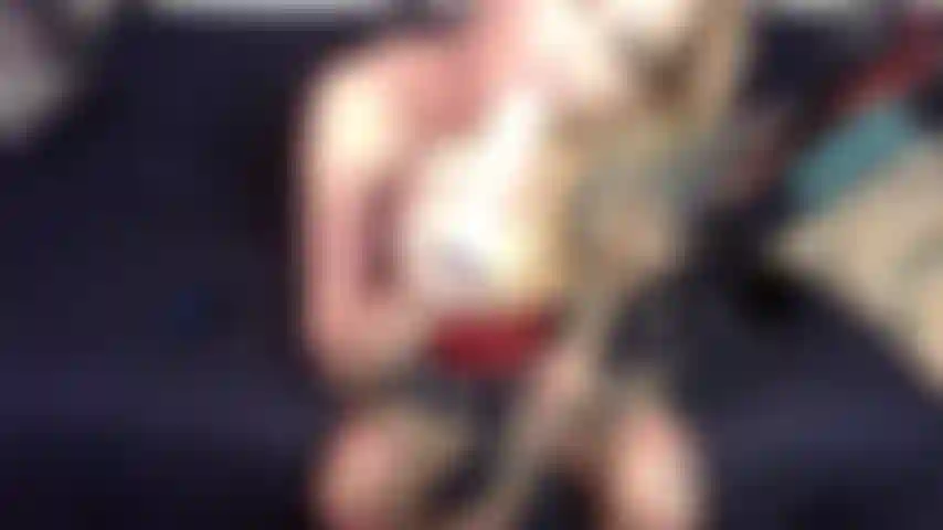 Saugt und fickt spielzeug.