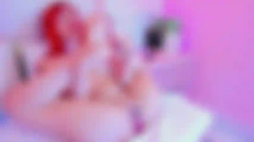 Schlampiger blowjob mit füßen, fick meine muschi und lutsche gleichzeitig an meinen füßen.