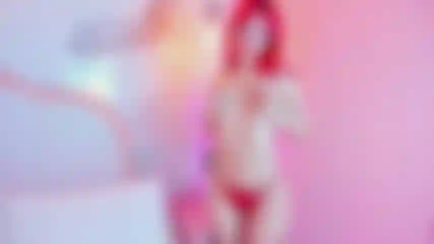 Ficke meine enge muschi, während ich an meinen füßen lutsche und ahegao mache.