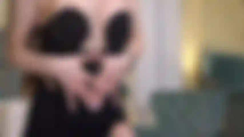 Die dir die chance gibt, die absolute göttin auszuziehen, während sie dich neckt wie nie zuvor.