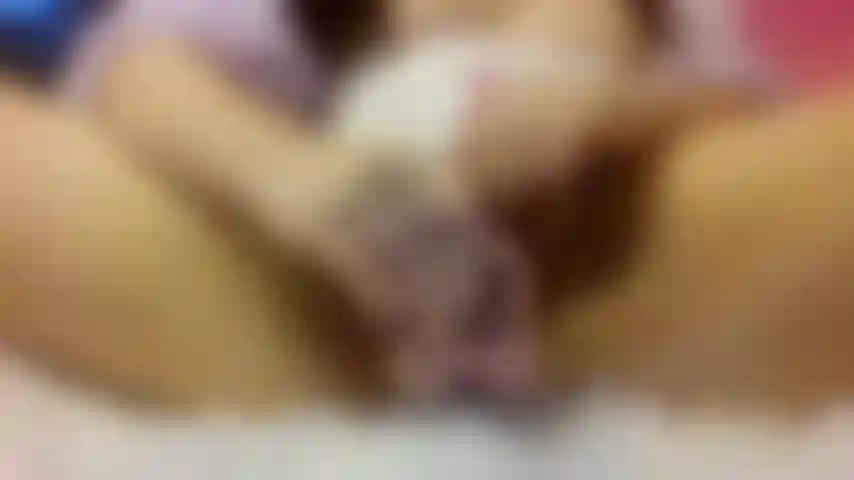 Spiele mit der muschi deiner asiatischen sexpuppe und bringe ihre fotze zum vibrieren.