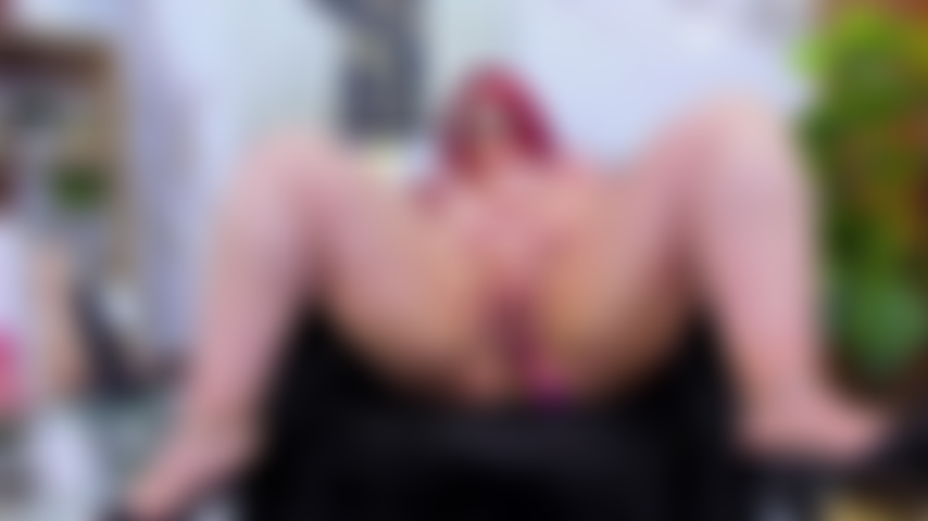 Und spiele mit meinem dildo und meinen fingern.