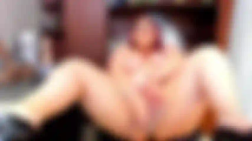 Sekretärin_bbw_masturbation_im_büro.