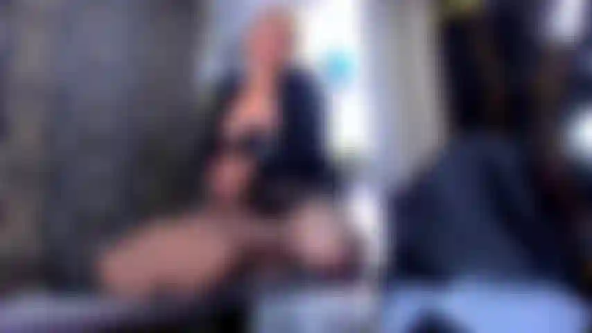 Masturbation_schwanz_im_büro.