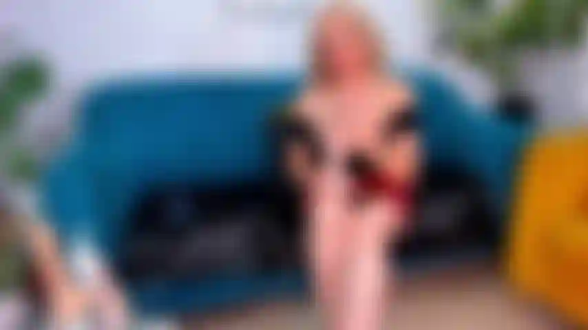 Blowjob_living.
