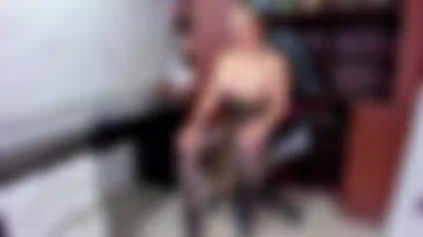 Lass uns spielen. Ich bin sehr ungezogen.