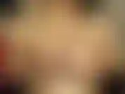 7 Monate schwanger hier! Liebe es, öl in meine haut zu reiben, meinen großen, runden, im 7. Monat schwangeren bauch und meine riesigen g-titten. Sieht so glänzend aus und fühlt sich so weich und glatt an...