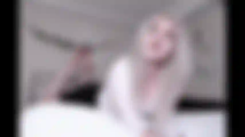 Fußsklavin kassenprinzessin, meine füße haben mehr macht als dein ego.