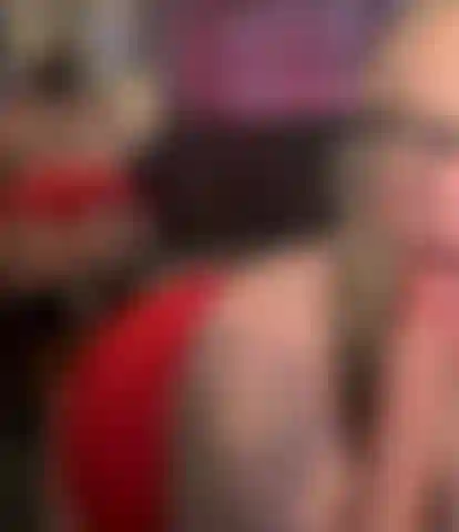 Blowjob im vornüberbeugen.