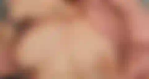 Die meine geschwollenen brustwarzen hüpft.