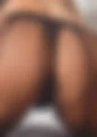 Booty shake, spank, zeitlupe.