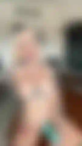 Die mit ihnen spricht und in mehreren stellungen mit einem