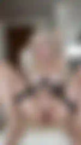 Offenes bein dir zugewandt