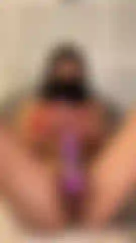 Benutze einen vibrator, bis ich abspritze.