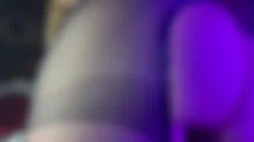 Reite twerk auf einem dildo.