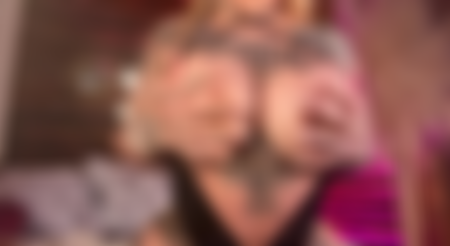 Reite einen großen schwarzen schwanz in strumpfhose.