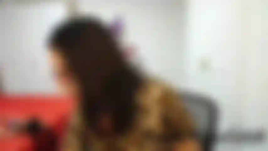 Mach meine fußsohlen sauber, du kleiner junge.