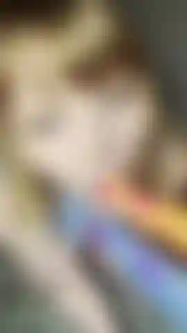 Dreifacher tentakel-dildo-blowjob, monsterpenis tief im hals. Raven valentine würgt an zwei tentakeln gleichzeitig, während sie den dritten reibt. Ultimatives monster-fantasy-tentakel-blowjob von einer sexy blondine. Würgen, deepthroat, spucken, versaut.