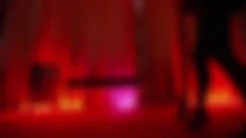 Ich bin eine sadistische, zickige prinzessin, die nichts mehr liebt, als dich unter einem ihrer üppigen stöckelschuhe zu zerquetschen.