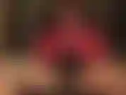 Setz dich auf meinen schwanz. Spüre, wie ich langsam immer tiefer in dich eindringe, während du meine seidigen strumpfhosenschenkel festhältst und berührst.