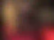 Für alle nylon- und strumpfhosenfetischisten – das ist ein ganz besonderes paar glitzernder strümpfe. Wenn noch eine schicht goldglänzender strumpfhose dazukommt, ist es noch unglaublicher! Wow!