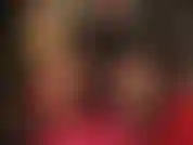 Herrin vivian trägt ihren riesigen langen schwarzen strapon und hellbraune, glänzende strumpfhosen, damit sie sie anbeten können.