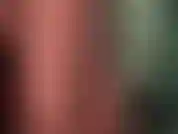 Extreme nahaufnahme der nylons der herrin. Diese sexy beine direkt vor ihren augen, während sie knien.