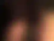 Upskirt-tease – möchten sie nicht einfach einen blick unter den rock der herrin werfen? Hier ist ein sexy, sinnlicher teaser, der ihren schwanz schmerzen lässt.