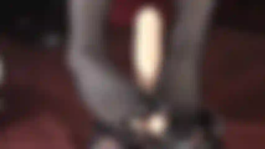 Strumpfhosen-footjob – herrin verwöhnt deinen schmerzenden sklavenschwanz mit einem schwarzen nylon-footjob. Sei versichert, sie wird jeden letzten tropfen melken.