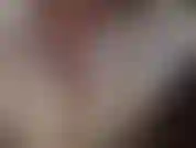 Sinnliche strapon-dominanz – stellen sie sich vor, sie sitzen auf meinem riesigen weißen schwanz, spüren sie, wie ich langsam in sie hineinstoße, ihnen tief in die augen schaue und dabei meine sexy, glänzenden roten lippen lecke.