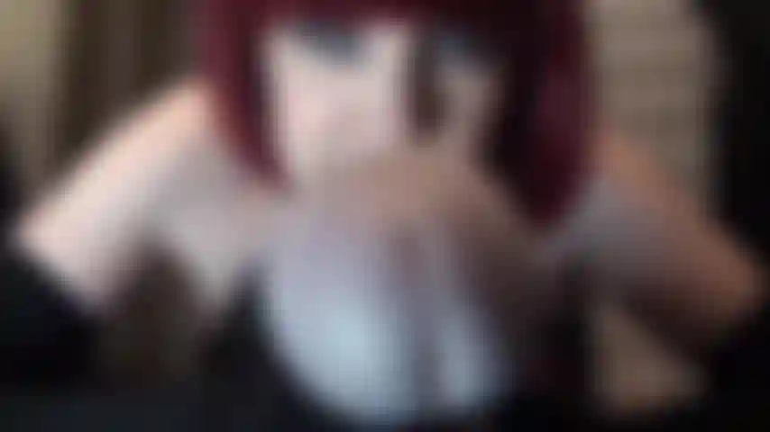 Erniedrigender kehlenfick und körperanbetung in geblümten strümpfen, strumpfbändern und glänzenden strumpfhosen – die herrin lässt sie darum betteln, ihre kehle zu zerstören und sie in ein fickloch zu verwandeln, das nur zu ihrem vergnügen geformt ist.