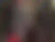 Eine ledergöttin, die sie mit ihrer großen schwanzbeule im lederrock zum sabbern bringt. Atmen sie den berauschenden duft des warmen leders ein, während sie meinen schwanz anbeten.