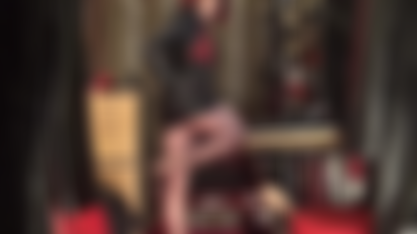 FEET, PANTYHOSE, LEATHER, ASS WORSHIP, SPIT FETISH