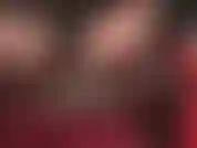 Zwischen den schenkeln der herrin – in glänzenden dunkelbraunen strumpfhosen mit hohen lederstiefeln und sexy lederhandschuhen. Sehen sie zu, wie die herrin mit den innenseiten der schenkel neckt und mehr …