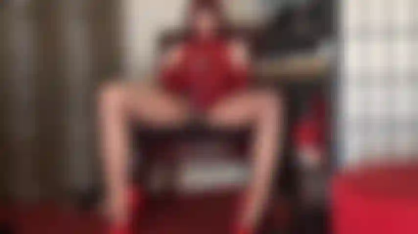 Liebe meinen schwanz – die latexgöttin schmiert ihren großen schwanz ein, streichelt und stößt ihn sanft in dich hinein.