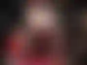 Verführt von deiner wunderschönen göttin. Bewundere diese langen sexy beine, diese schenkel, diese hüften, bekleidet mit seidigen strumpfhosen.