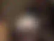 Sexy schichten bringen deinen schwanz zum pochen. Die herrin trägt schwarze strumpfhosen und strümpfe, dann verschiedene paare heißer, glänzender satinhöschen und einen minirock und neckt mit ihrem tollen hintern.