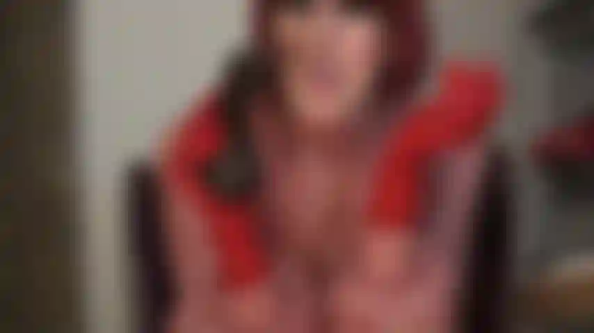 Deine latexgöttin lässt dich einen großen schwarzen schwanz anbeten – herrin macht lust auf diesen großen schwarzen schwanz. Atme seinen männerduft ein, seine verschwitzten eier, bis hinunter zu seinem arsch. Steck deine nase hinein, lass seinen schwanz auf deinem gesicht ruhen und flehe ihn an, ihn dir zu geben.