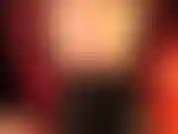 Diese heißen roten satinhöschen unter den glänzenden strumpfhosen machen dich wild. Du würdest gerne spüren, wie seidig sie sind, sie riechen, den arsch und die füße der herrin auf deinem gesicht – du würdest sogar schwänze lutschen.