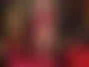 Glänzende strumpfhosen sind dein fetisch. Herrin reizt dich in einem ihrer liebsten goldenen paare und zeigt ihre tolle figur, ihre langen beine, ihren perfekten hintern, ihre schenkel und ihre sexy füße.