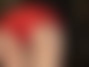 Wow, sieh dir an, wie du über meinen perfekten runden arsch in glänzenden roten satinshorts sabberst. Ich wette, dein geschwollener schwanz tropft unkontrolliert, wenn diese shorts herunterkommen und das satinhöschen zum vorschein kommt …
