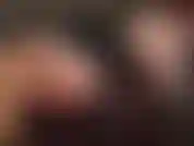 Herrin vivian neckt mit ihrem tollen hintern. Das kurze latexkleid wird kürzer … und kürzer, sodass der latexstring darunter zum vorschein kommt … küss meinen hintern!