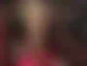 Glänzende strumpfhosen, spitzenhöschen und sexy strümpfe mit spitzenabschluss. Herrin zieht hübsche spitzenhöschen und strümpfe an, um das vorsperma aus deinem schwanz zu treiben. Herrin wird dich so sehr zum tropfen bringen.