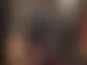 Heiße lycra-röcke für arschverehrung und glänzende nylons mit mehrlagigen spitzenstrümpfen.