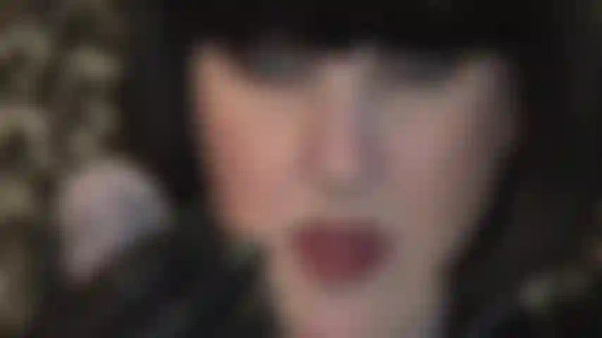 Lutsch schwänze und esse sperma für die herrin!