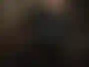 Pvc-göttinnen-verehrung und strapon-dominanz. Dein fetisch für glänzendes schwarzes vinyl ist unbestreitbar. Du würdest diesen pvc-bekleideten körper gerne auf dir spüren, wie er dir seinen großen schwarzen schwanz in den mund zwingt.