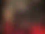 Verehre meinen großen weißen strapon. Eine strapon-göttin in strumpfhosen, hohen stiefeln, leder und handschuhen, die ihren schönen schwanz streichelt und stößt.