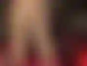 Glänzende strumpfhosenschichten – sie können einfach nicht genug von den glänzenden beinen, füßen und dem hintern der herrin in mehreren schichten extra glänzender nylons bekommen.